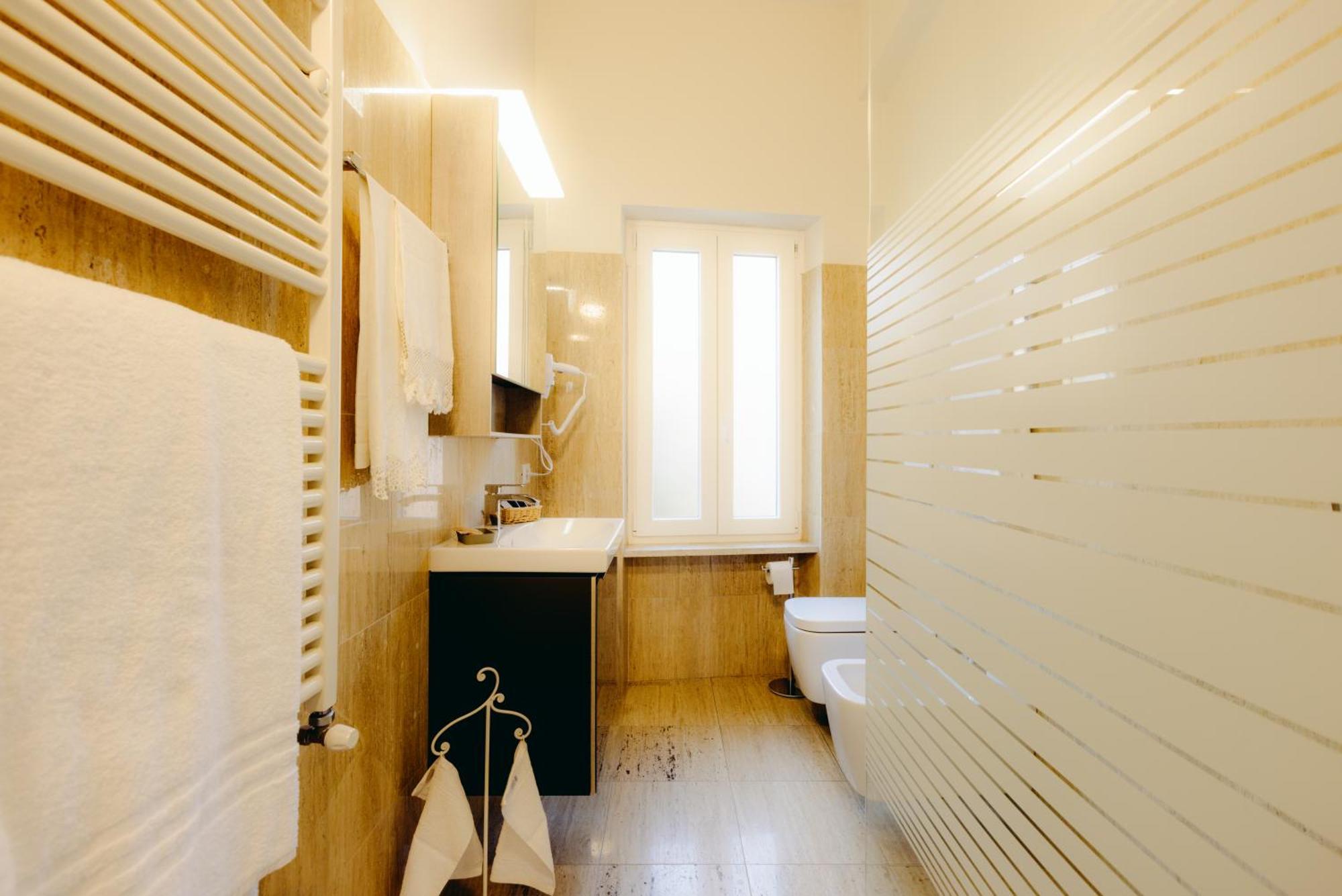 Eap Suites, Verona Exterior photo